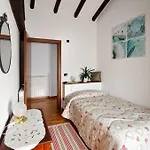 Chiaro Di Luna Bed & Breakfast 3*