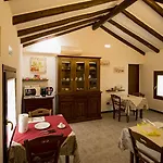 Chiaro Di Luna Bed & Breakfast 3*