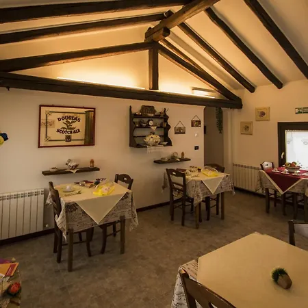 Chiaro Di Luna Nocleg ze śniadaniem 3*