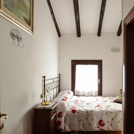 Bed & Breakfast Chiaro Di Luna