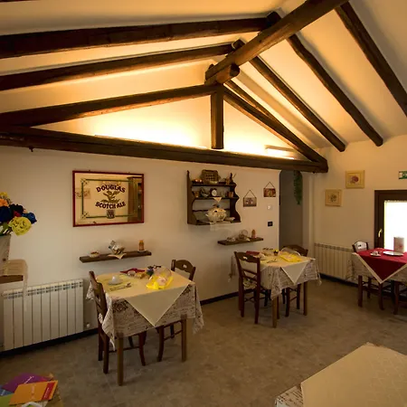 Frühstückspension Chiaro Di Luna 3*