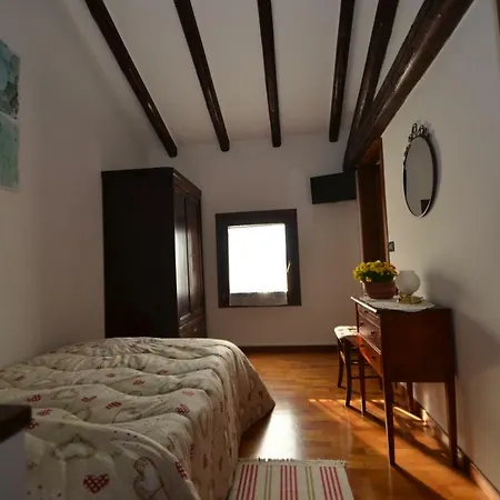 Chiaro Di Luna Bed and Breakfast